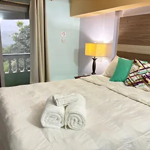 Bed & Breakfast Matthew's Miracle View, Roseau