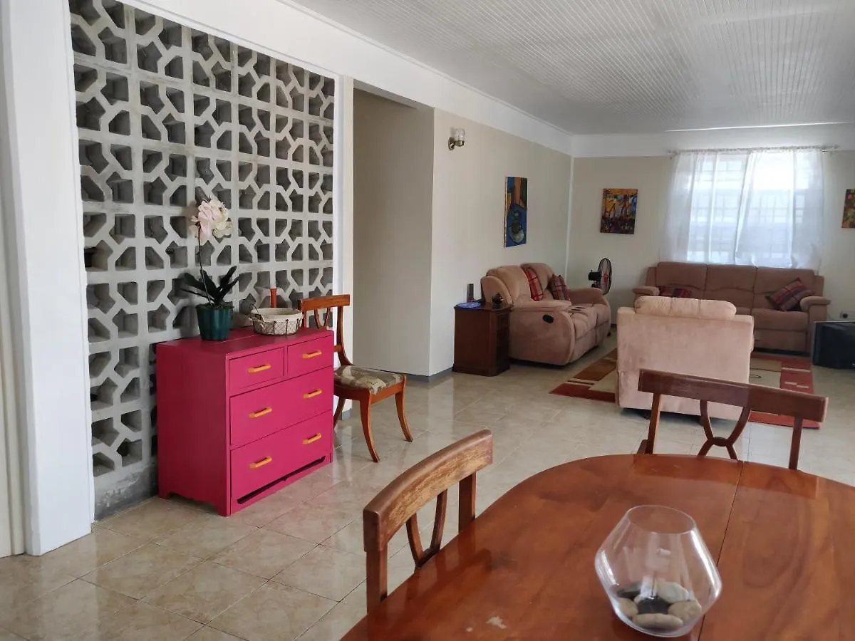 Tropical Villa Roseau 0*,  Dominica